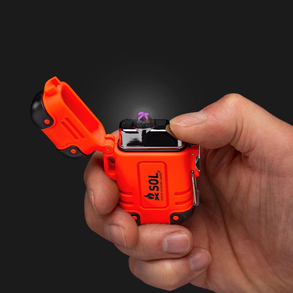 Plasma Dual-Arc Lighter lit while in hand 2